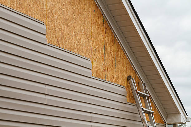 Professional Vinyl Siding technician working in Marietta, GA